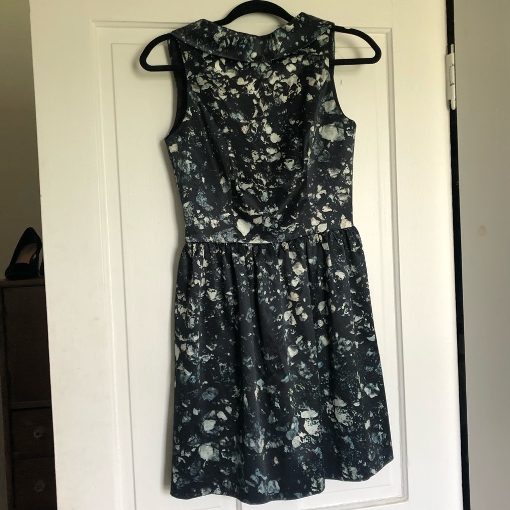 Badgley Mischka sz 8 mini dress plunge back